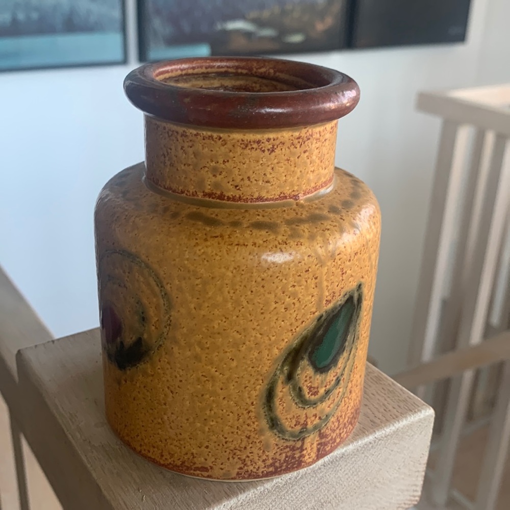 Vintage ceramic vase/storage vessel Made in Japan